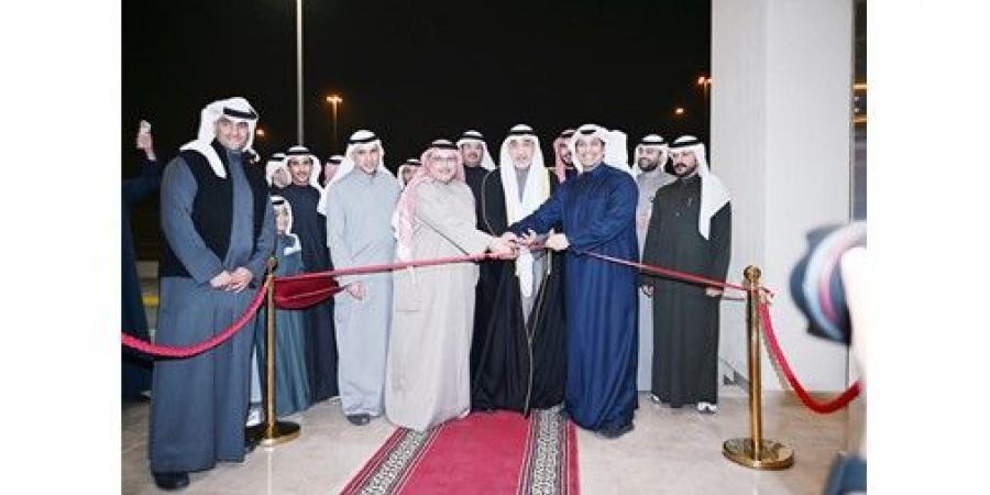 بالفيديو..
اليوسف
يفتتح
ستاد
نايف
الدبوس
ومجمع
صالات
نادي
الفحيحيل