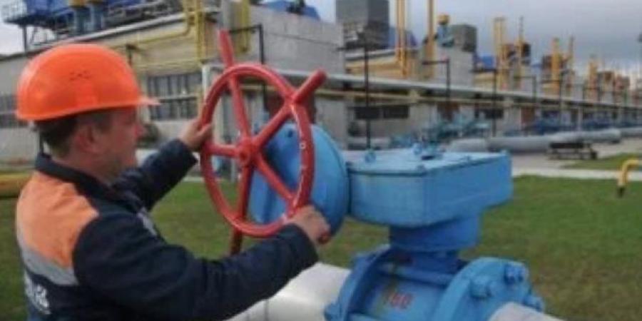 رغم العقوبات.. أوروبا تعود خلسة للغاز الروسى تحت ضغط الشتاء