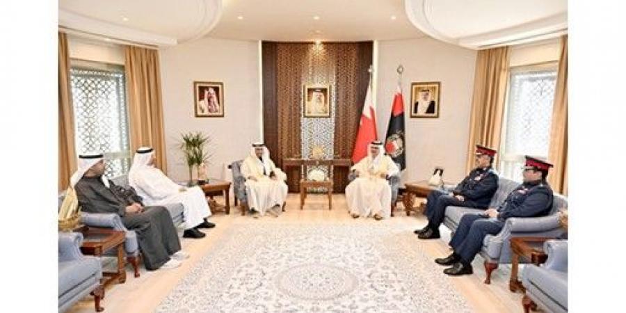 وزير الداخلية البحريني بحث مع مدير خفر السواحل سبل تطوير آليات العمل المشترك