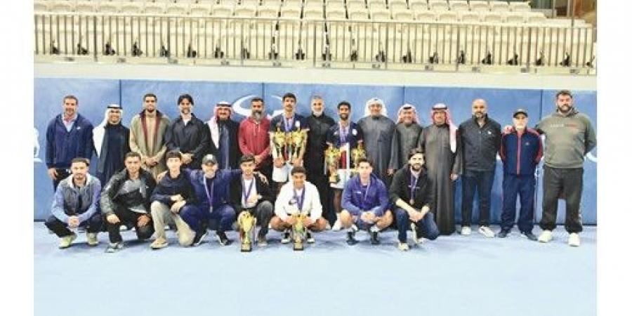 قبازرد يفوز ببطولة الكويت للتنس