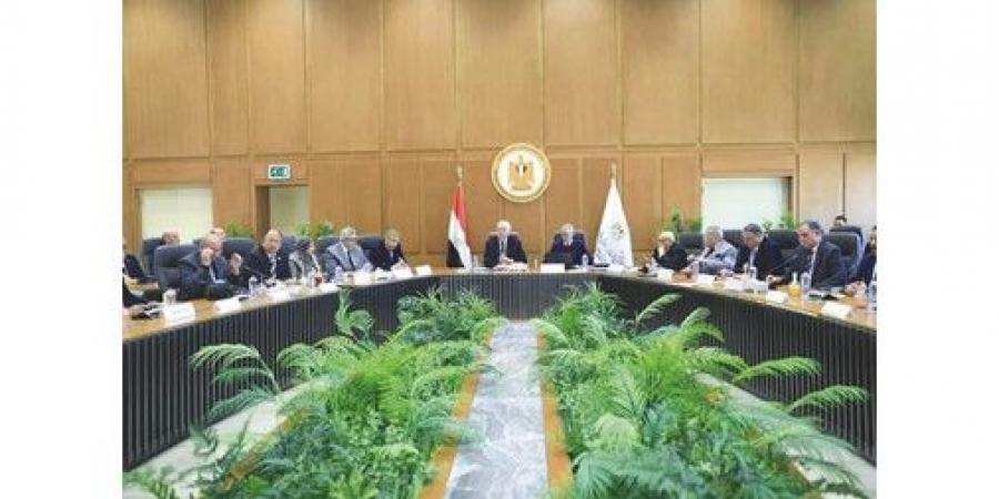 وزير التعليم العالي مترئساً اجتماع «الجامعات الأهلية»: منظومة متكاملة لضمان تقديم الدعم للطلاب المتفوقين