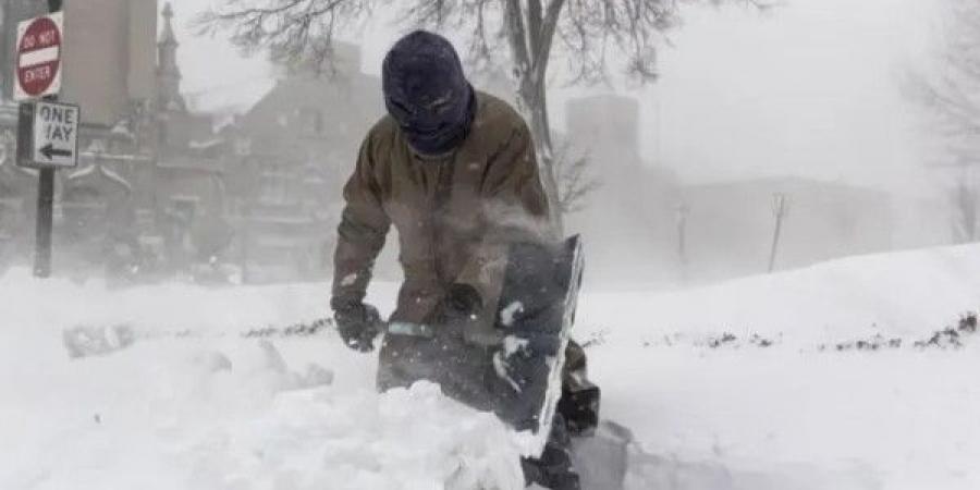 عاصفة ثلجية كبرى تضرب الولايات المتحدة وتتسبب بإلغاء أكثر من 8300 رحلة جوية