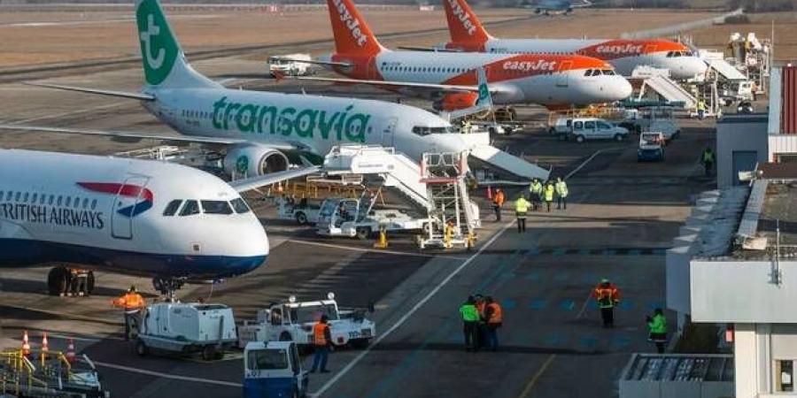 تحذير أوروبي من نقص وقود الطائرات بسبب مضيق هرمز