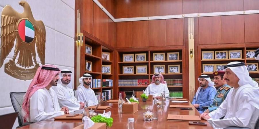 عمار بن حميد يعتمد حزمة قرارات تنفيذية ترسخ استدامة الأعمال في حكومة عجمان (فيديو)