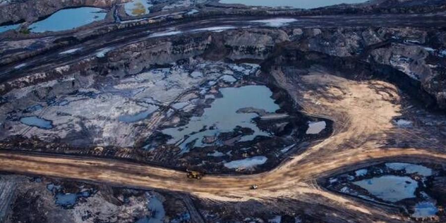 مصاف صينية تشتري النفط الإيراني بأسعار أعلى من برنت