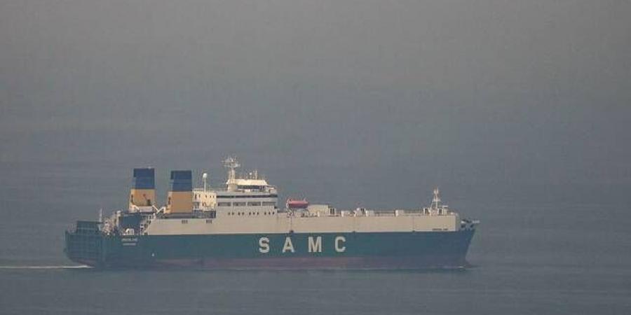 الرئيس الأمريكي يعلن بدء "تطهير مضيق هرمز"