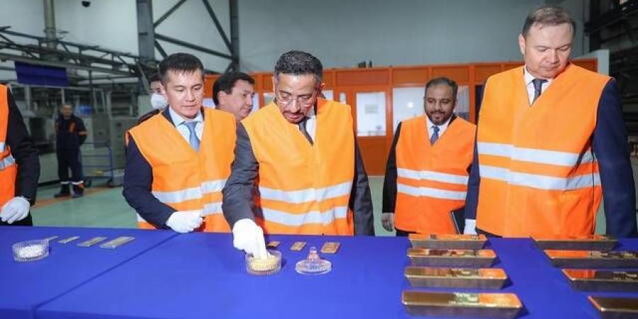 وزير الصناعة يبدأ زيارة رسمية إلى كازاخستان لتعزيز العلاقات الاقتصادية