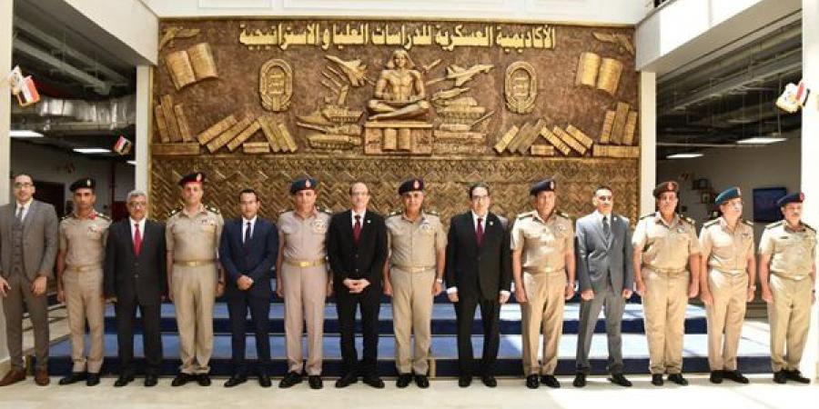 القوات المسلحة توقع بروتوكولى تعاون مع وزارة التضامن وجامعة القاهرة (صور)