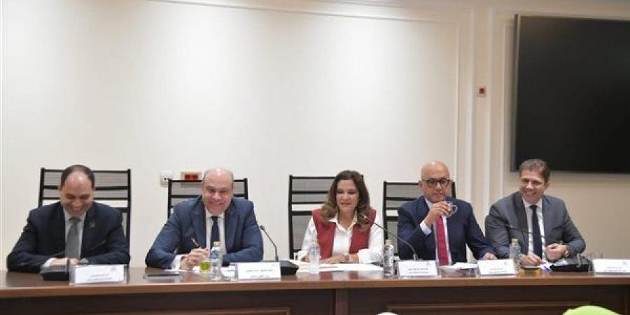 "سياحة النواب" تناقش ملف الرحلات الروسية إلى مرسى علم وتراجع امتياز إعلانات مطار العلمين