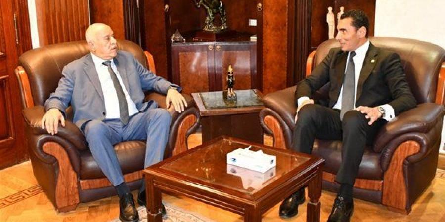 وزير الشباب والرياضة يبحث مع نظيره الفلسطيني تعزيز التعاون المشترك