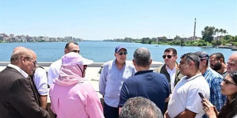 وزير الري يتفقد قناطر إدفينا على فرع رشيد لمتابعة كفاءة التشغيل