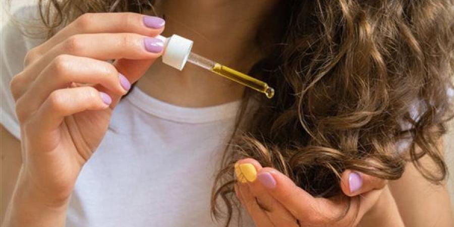 أفضل الزيوت الطبيعية للعناية بشعرك بعد تعرضه للشمس