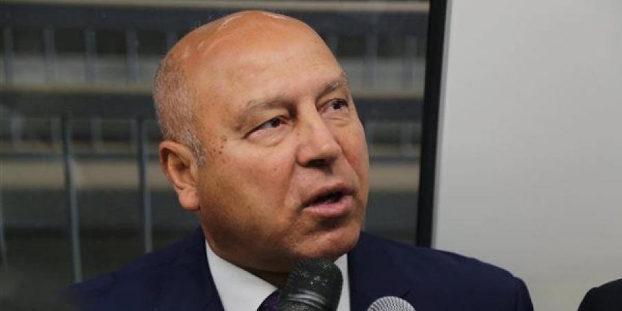 "النقل" تتدخل لحل أزمة الشاحنات المصرية بميناء نيوم السعودي