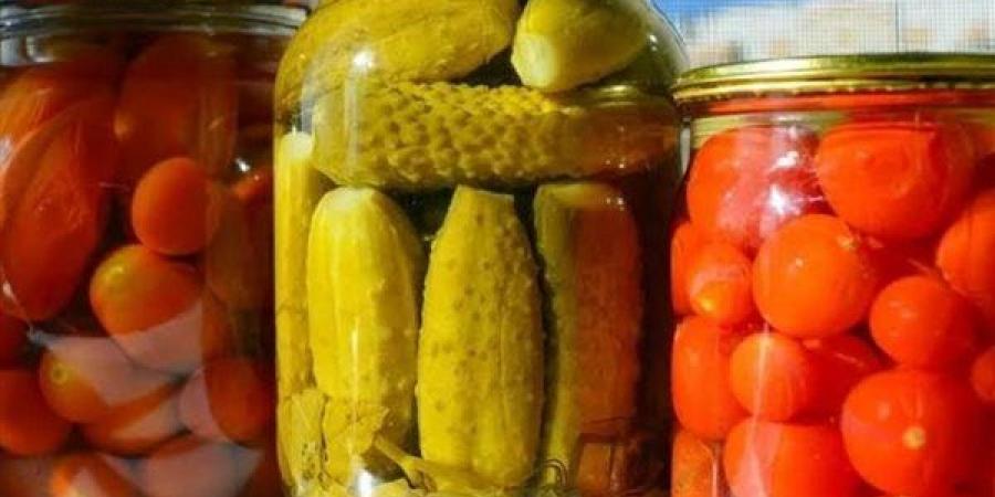 تفسير رؤيا أكل المخلل في المنام وعلاقتها بخسارة مالية كبيرة