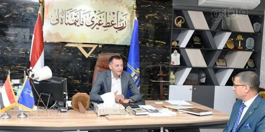 محافظ أسوان لـ مدير الرياضة الجديد: نواصل دعم القطاع وتعزيز الخدمات المقدمة للشباب