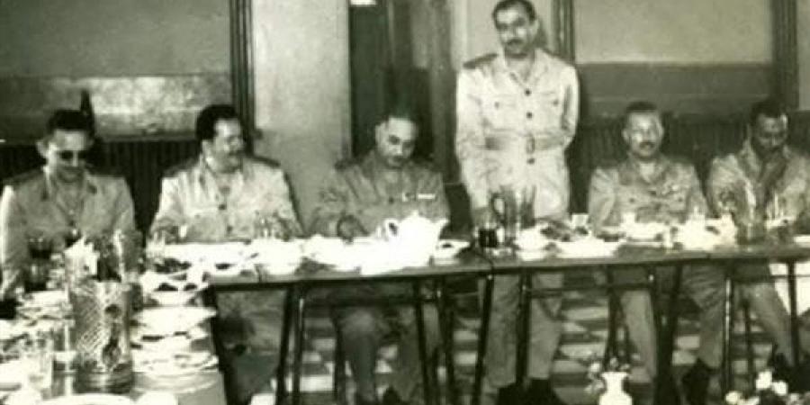 وزير الدفاع يتقدم الجنازة العسكرية للفريق السيد حمدي قائد قوات الدفاع الجوي الأسبق