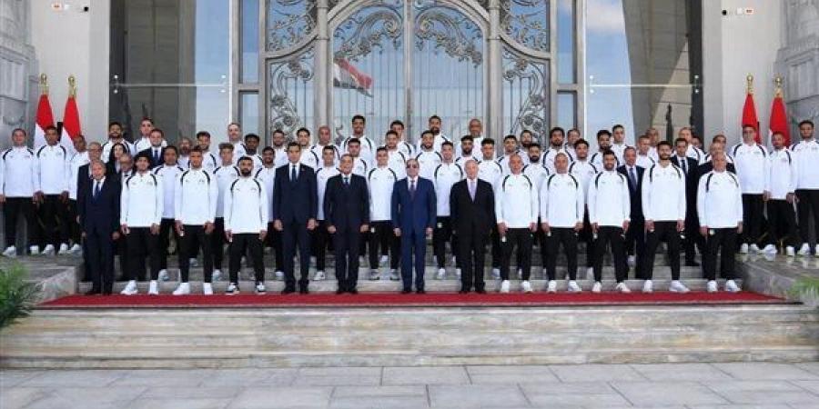 اتحاد الكرة يوجه رسالة للرئيس السيسي بعد تكريم منتخب الفراعنة