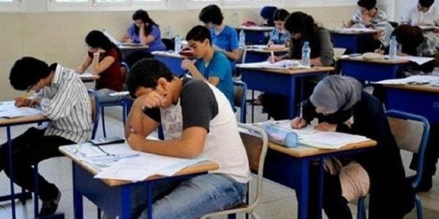 بدء امتحانات الأحياء والجيولوجيا والفلسفة والرياضيات التطبيقية لطلاب الثانوية العامة 2026