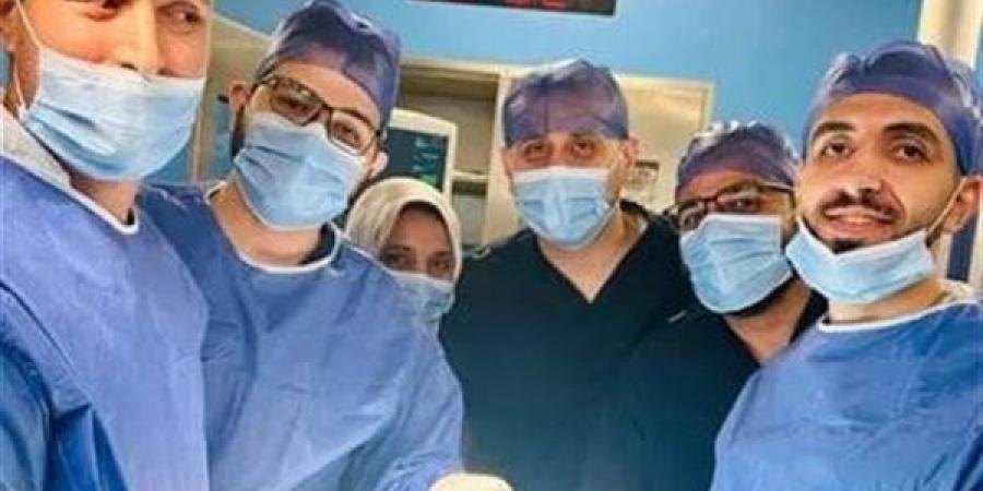 مفك اخترق رقبته، فريق طبي بمستشفيات بنها الجامعية ينقذ حياة طفل