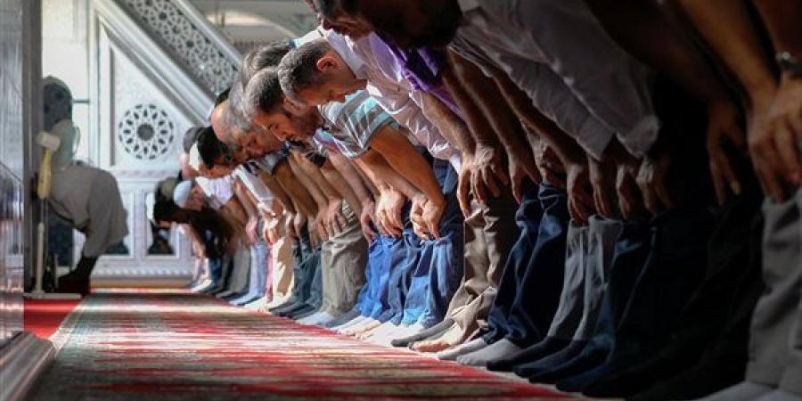 موعد أذان المغرب اليوم الإثنين بالقاهرة والمحافظات، مواقيت الصلاة الرسمية