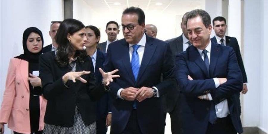 وزير الصحة يتسلم شحنة مساعدات طبية فرنسية جديدة دعمًا للجرحى الفلسطينيين