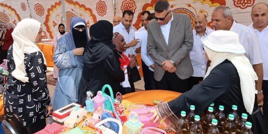 محافظ جنوب سيناء يفتتح معرض المنتجات اليدوية والبدوية بالطور