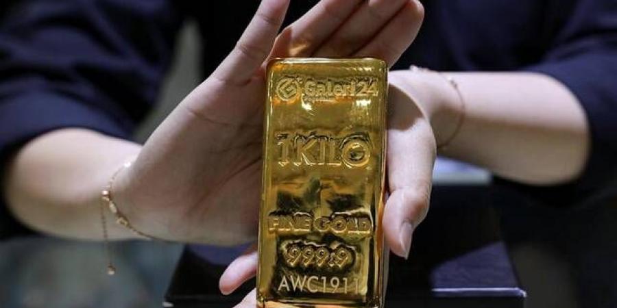 الذهب يقفز 1% بعد تثبيت الفيدرالي للفائدة وتراجع الدولار الأمريكي