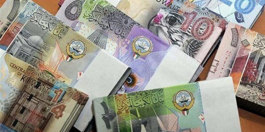 تراجع سعر الدينار الكويتي مقابل الجنيه في البنوك المصرية مساء اليوم