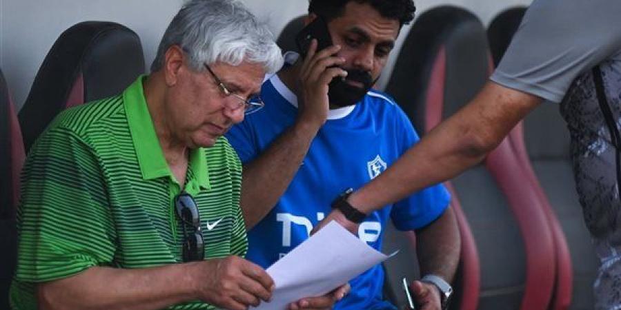 عبد الناصر محمد يدرس الرحيل عن الزمالك بعد مغادرة جون إدوارد والساعات المقبلة تحسم موقفه