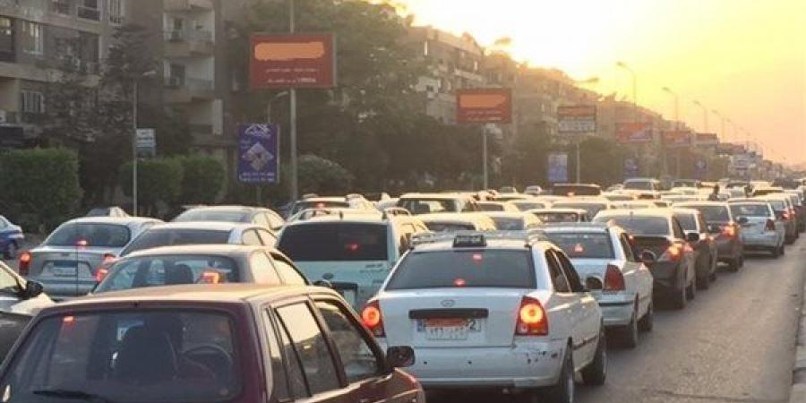 حالة المرور اليوم، كثافات متوسطة بمحاور القاهرة والجيزة وأحجام مرورية في القليوبية