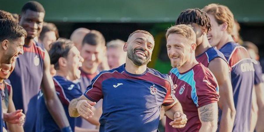 محمد صلاح يشارك في أول مران مع طرابزون سبور التركي (صور)