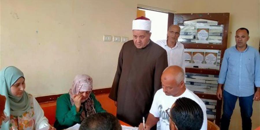 رئيس أزهر القليوبية يتابع أعمال تصحيح امتحانات الدور الثاني للشهادة الابتدائية