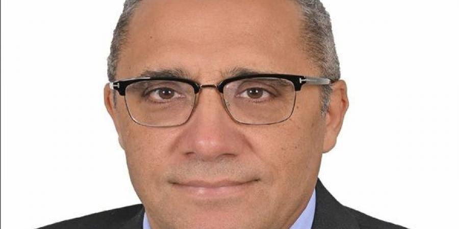تجديد شهادتي الأيزو الدولية لـ"صيدلة القاهرة" في الإدارة البيئية والسلامة المهنية