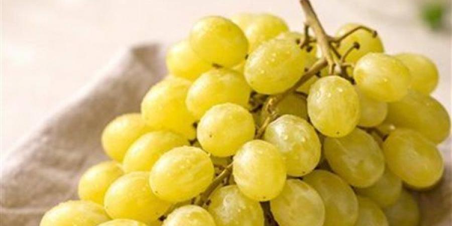 تفسير رؤية العنب الأصفر في المنام وعلاقتها بقدوم مال من ميراث