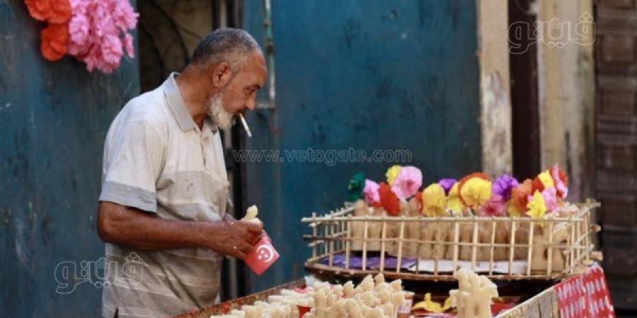 من حتة سكر إلى عروسة وحصان، كيف تُصنع أشهر أيقونات المولد النبوي؟