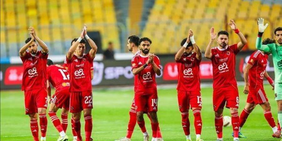 قفلها بالضبة والمفتاح، فرمان من الأهلي بشأن عروض احتراف لاعبيه