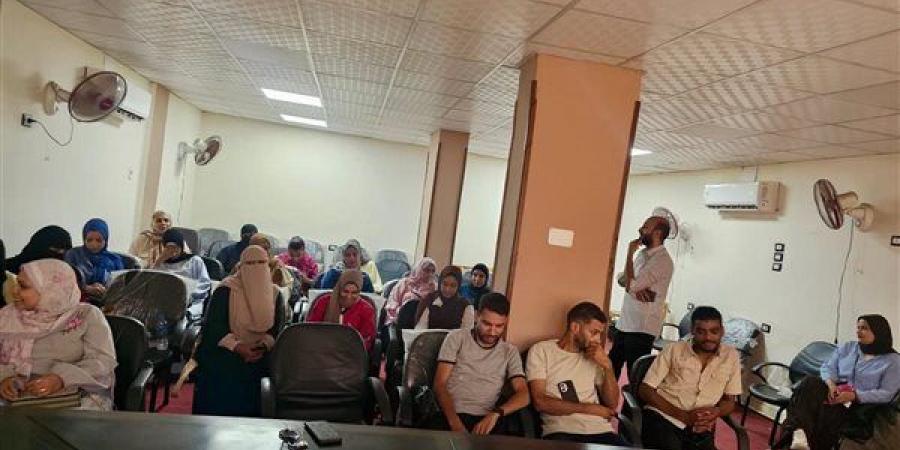 صحة قنا تنظم دورة تدريبية لتعزيز دور المثقفين الصحيين في نشر الوعي الصحي