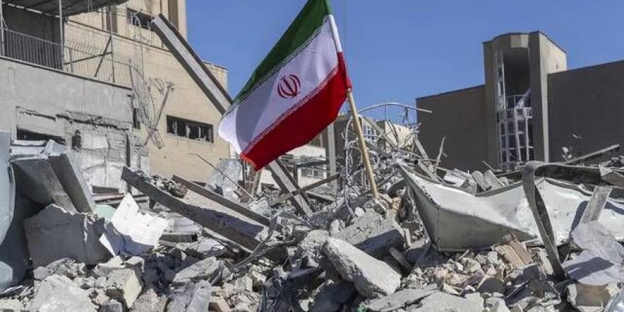 إيران تؤكد جمود محادثات السلام الأمريكية وهرمز يشعل أزمة الطاقة