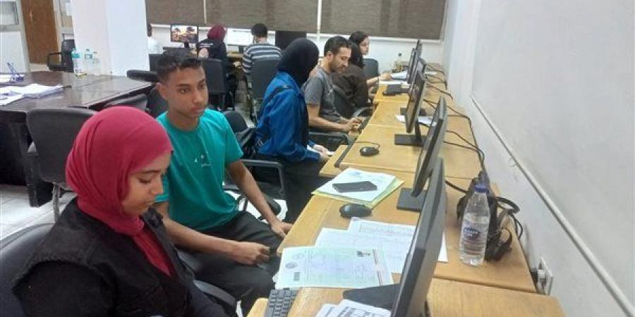 729 طالبًا استفادوا من خدمات مكتب التنسيق الفرعي بالإسماعيلية