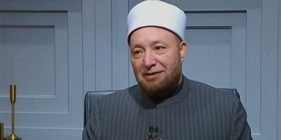 زوجي يحلف بالطلاق في كل كبيرة وصغيرة فماذا أفعل؟ أمين الفتوى يوضح
