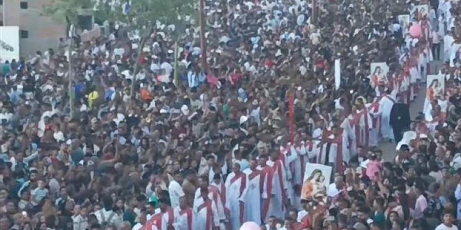 مليونية بالبالونات والزغاريد، مشاهد مبهجة لاحتفالات دير العذراء بجبل أسيوط (فيديو)