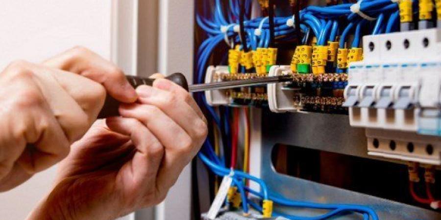 خطوات الإبلاغ عن وقائع سرقة التيار الكهربائي
