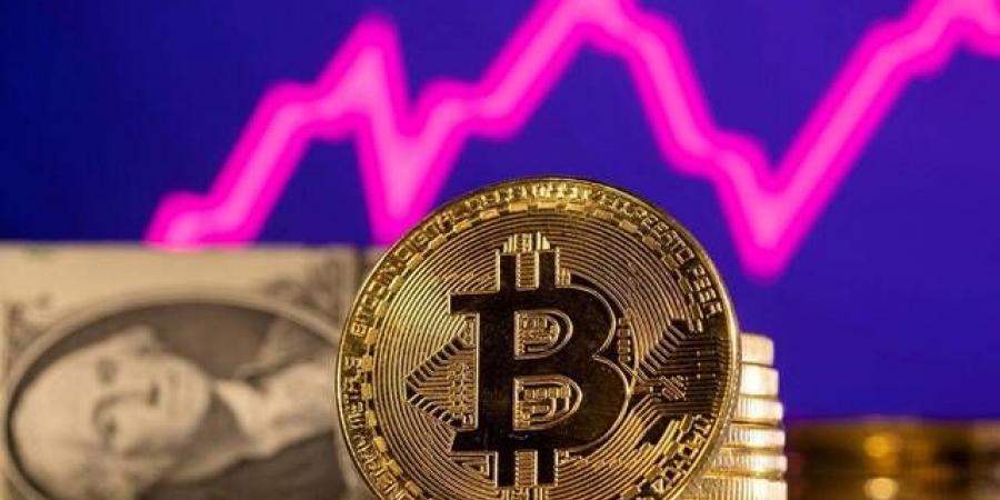 توقعات بانخفاض البيتكوين إلى 75 ألف دولار بنهاية 2026