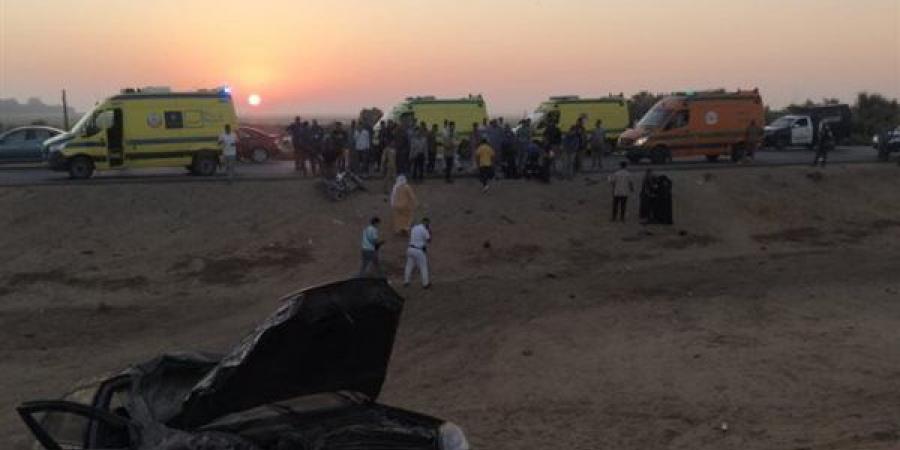 إصابة أكثر من 17 شخصا في تصادم "ملاكي" بسيارة عمال بطريق الدواويس بالإسماعيلية
