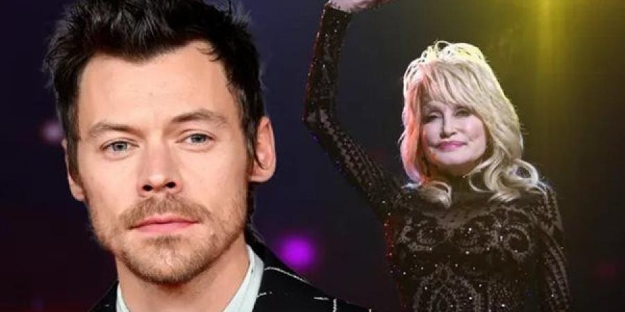 هاري ستايلز يكرم الراحلة دوللي بارتون في حفله بنيويورك بأغنيتها «سأحبك دائما»