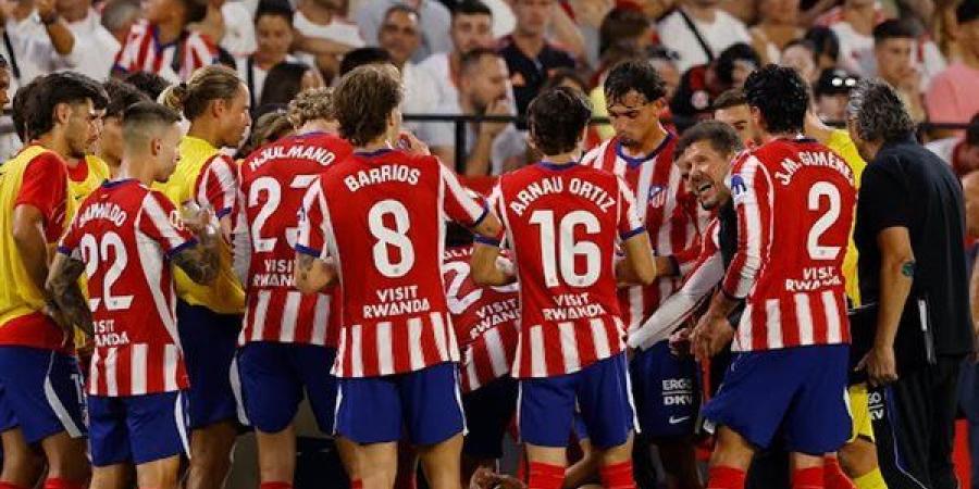 أتليتكو مدريد يسحق إشبيلية بثلاثية وينتزع صدارة الدوري الإسباني