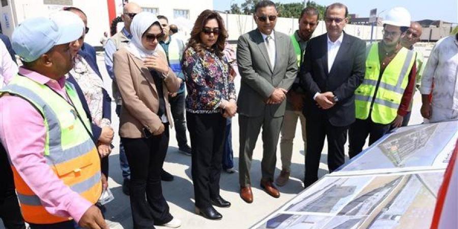 وزيرة التنمية المحلية ومحافظ القليوبية يفتتحان وحدة احتجاز مضبوطات السيارات بالخانكة