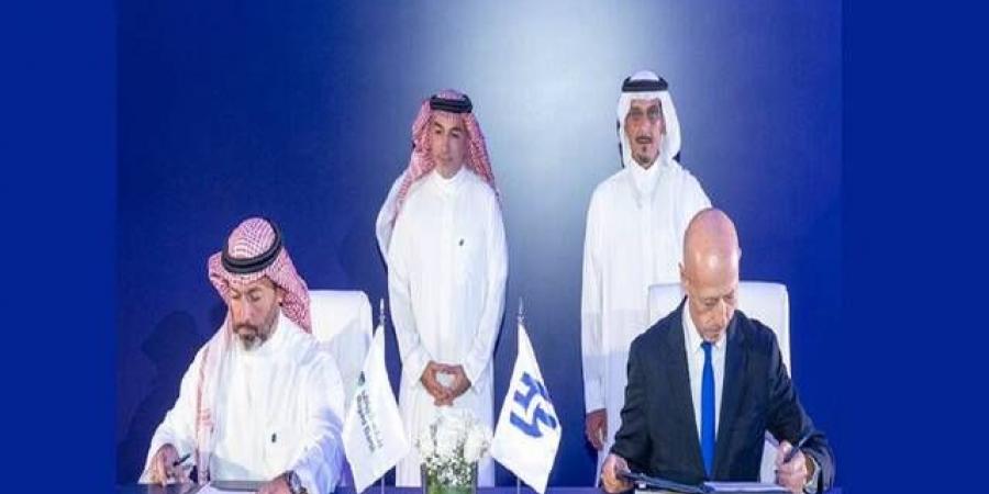 "الرياض" يجدد شراكته مع نادي الهلال لمدة 5 مواسم رياضية