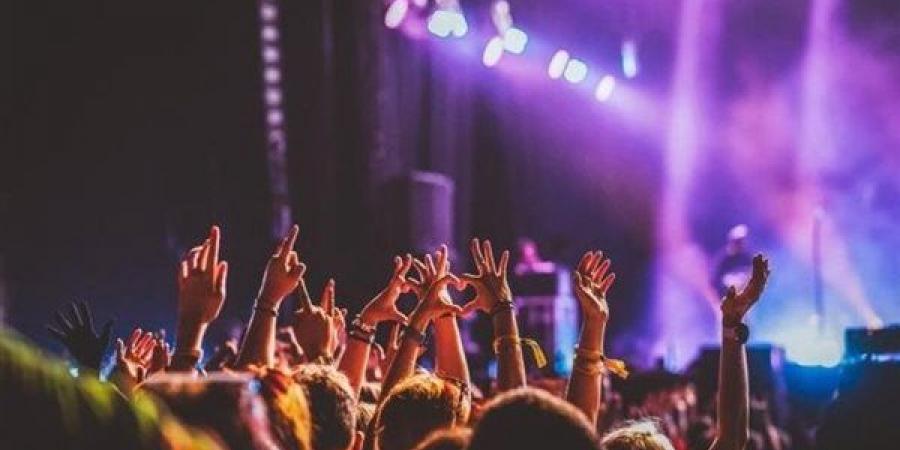 ربع مليون جنيه في الساعة، حفلات الساحل تشعل أزمة بين المتعهدين والمطربين الشعبيين